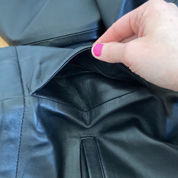 Straight cut black leather pants - Picture 10 of 11